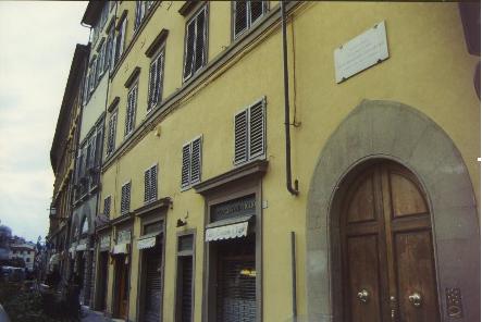 L'abitazione di Dostoevskij in piazza Pitti.