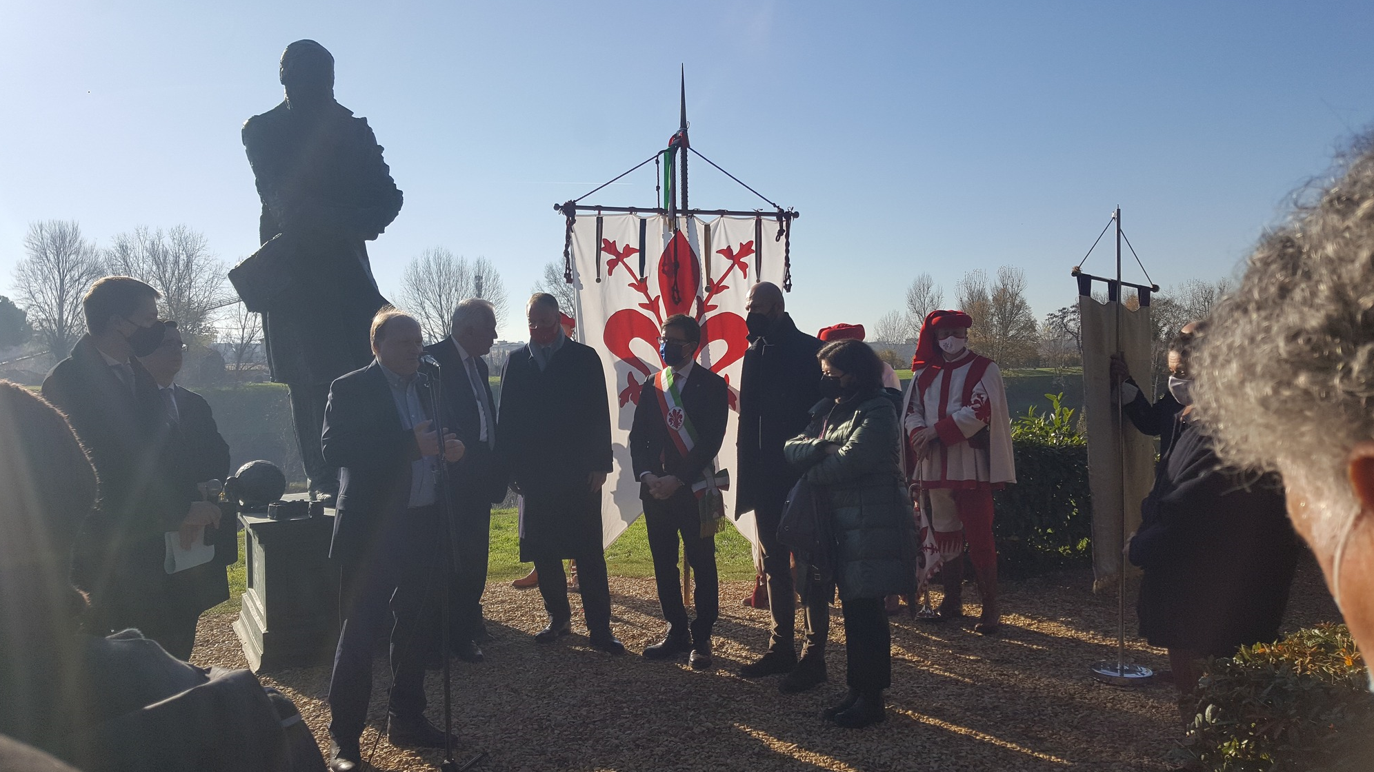 Inaugurazione statua Dostoevskij