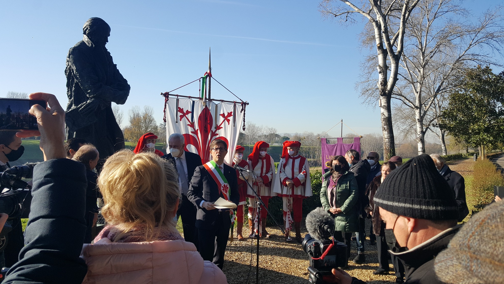 Inaugurazione statua Dostoevskij