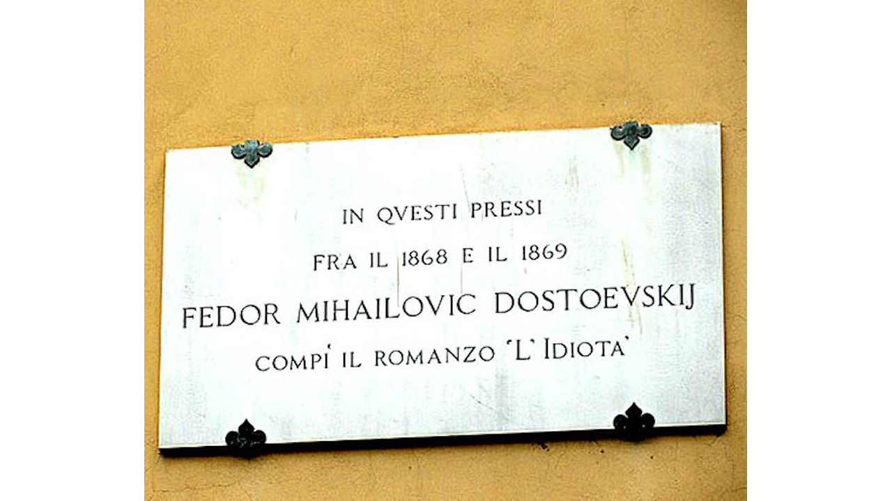 Targa commemorativa dedicata a Fedor Dostoievskij